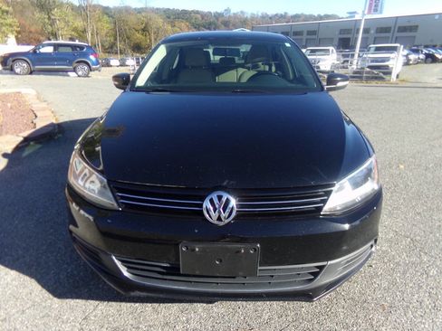 Used 2013 Volkswagen Jetta SE image 2