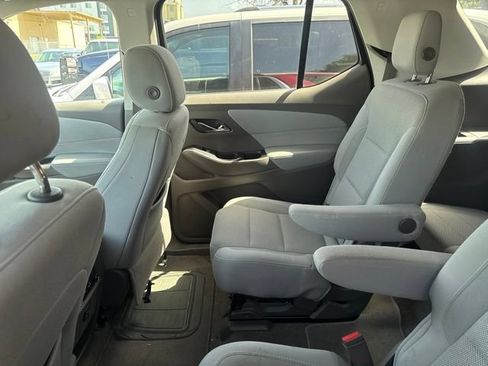 Used 2018 Chevrolet Traverse LT FWD image 10