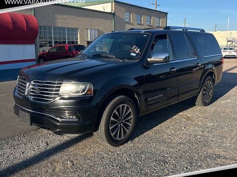 Used 2017 Lincoln Navigator L Select image 1