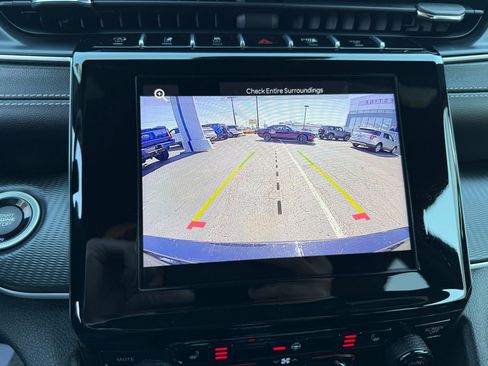 Used 2024 Jeep Grand Cherokee L Laredo image 6