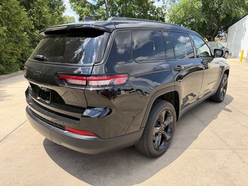 Used 2023 Jeep Grand Cherokee L Laredo AWD/4WD image 31