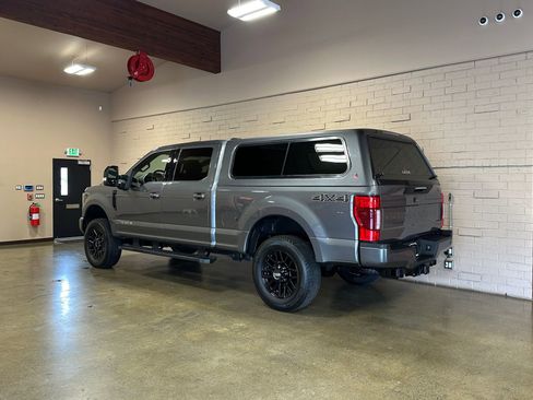 Used 2022 Ford F350 Lariat w/ Black Appearance Package image 5