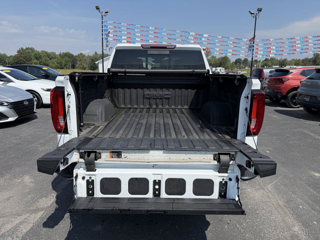 Used 2024 GMC Sierra 1500 SLT w/ SLT Premium Plus Package AWD/4WD image 8
