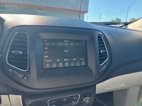 Used 2020 Jeep Compass Latitude FWD image 8