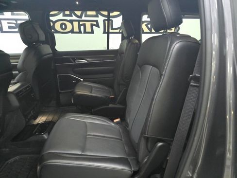 Used 2024 Jeep Wagoneer Series II w/ Premium Group I image 10