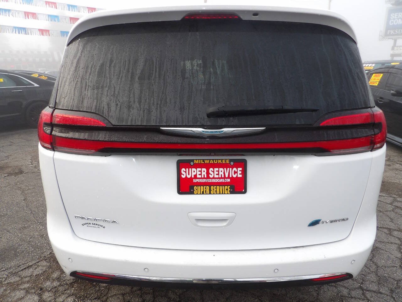 Used 2021 Chrysler Pacifica Touring-L FWD image 4
