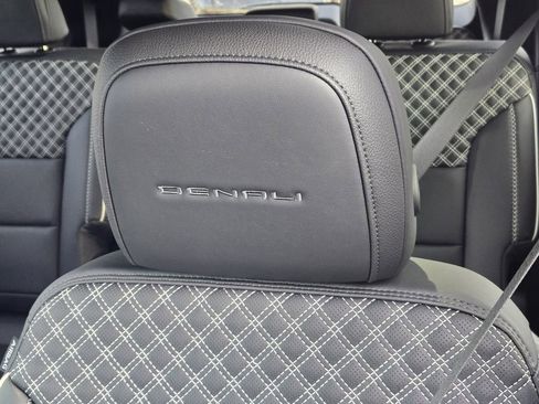 New 2026 GMC Acadia Denali w/ Super Cruise Package image 18