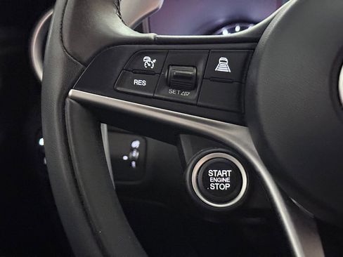 Used 2019 Alfa Romeo Giulia Ti image 39