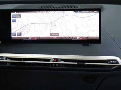 Used 2022 BMW iX xDrive50 w/ Premium Package image 31