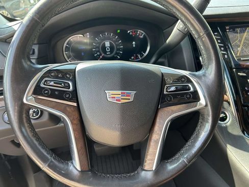 Used 2020 Cadillac Escalade ESV Premium Luxury AWD/4WD image 25