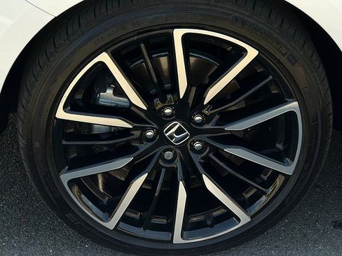 Used 2025 Honda Accord Touring image 6