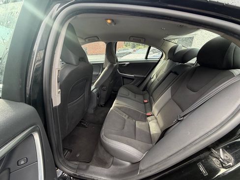Used 2013 Volvo S60 T5 FWD image 10