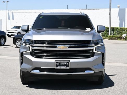 Used 2024 Chevrolet Suburban LT AWD/4WD image 2
