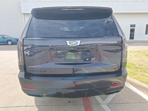 Used 2025 Cadillac Escalade Sport w/ LPO, ONYX Package image 5