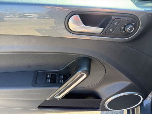 Used 2019 Volkswagen Beetle 2.0T S image 15