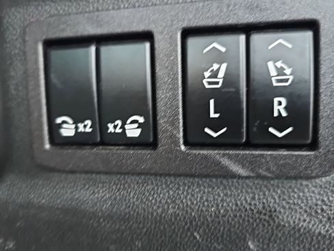 Used 2023 Chevrolet Suburban Premier image 36