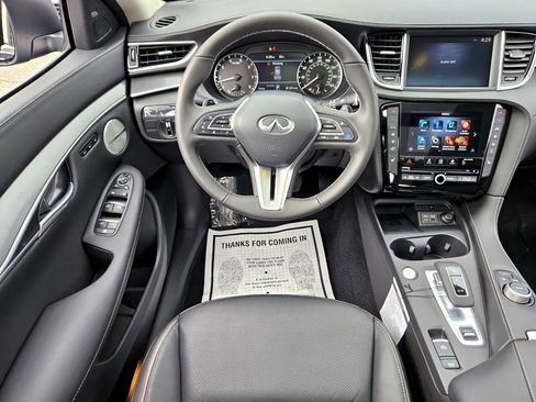 New 2025 INFINITI QX50 Luxe image 10