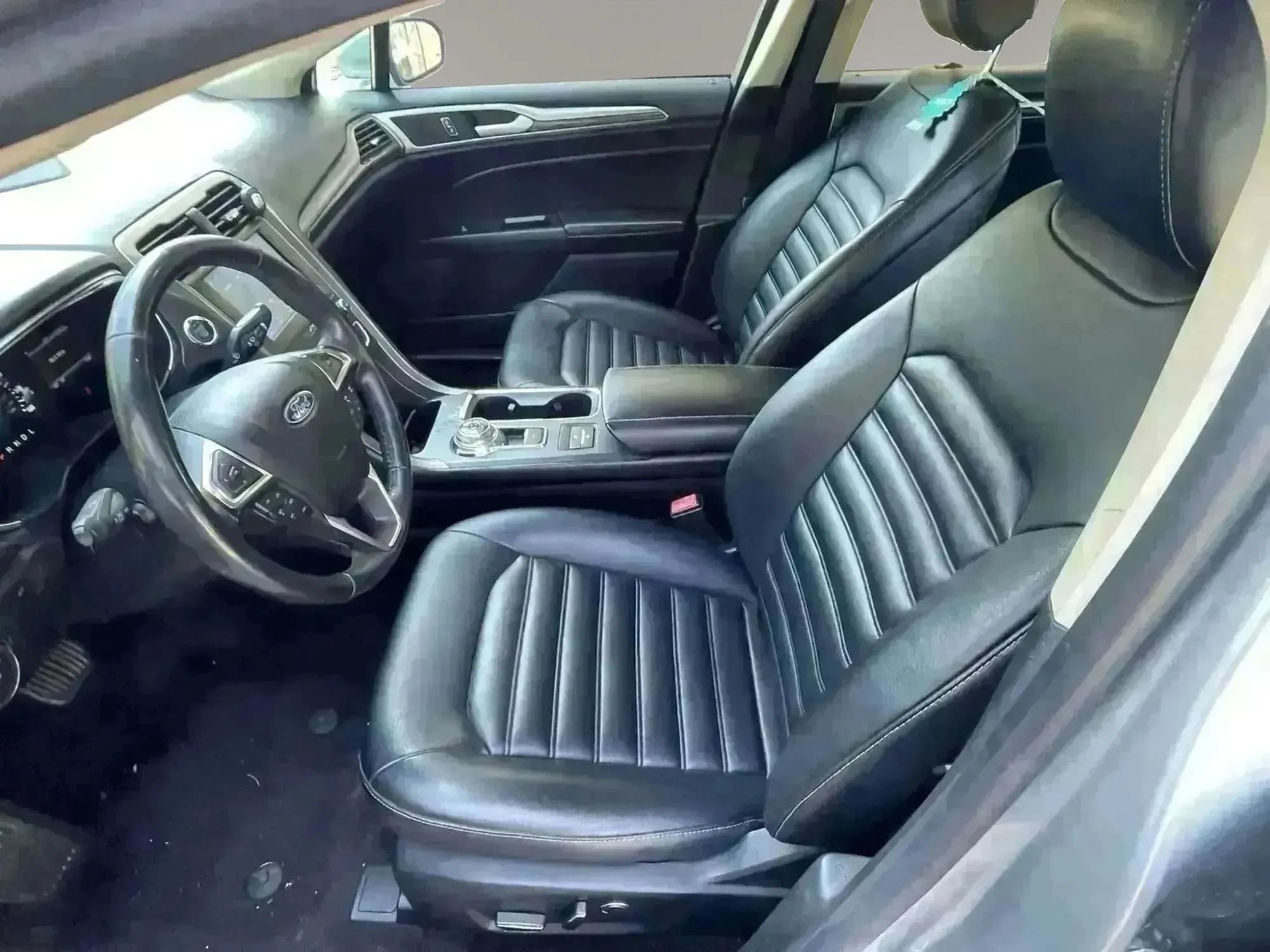 Used 2020 Ford Fusion SEL FWD image 18