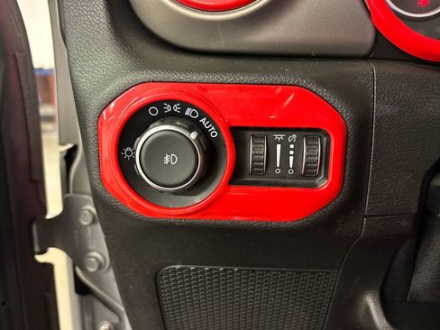 Used 2019 Jeep Wrangler Unlimited Sport S AWD/4WD image 31