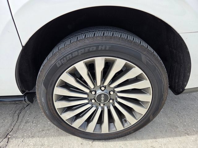 Used 2021 Lincoln Navigator L Reserve AWD/4WD image 7