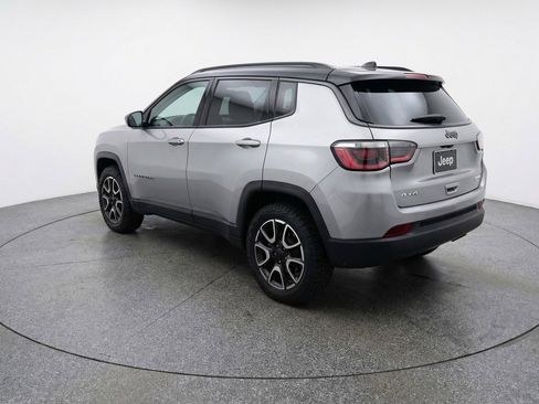 Used 2025 Jeep Compass Trailhawk AWD/4WD image 6