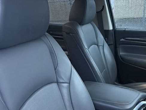 Used 2019 Buick Enclave Essence image 33