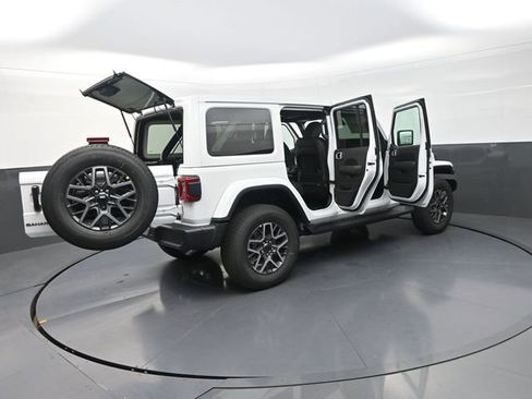 New 2026 Jeep Wrangler Unlimited Sahara AWD/4WD image 26