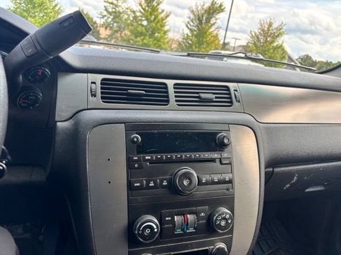 Used 2010 Chevrolet Tahoe LS w/ Skid Plate Package AWD/4WD image 10