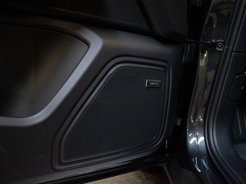 New 2026 Porsche Macan image 21