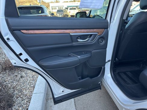 Used 2020 Honda CR-V Touring image 23