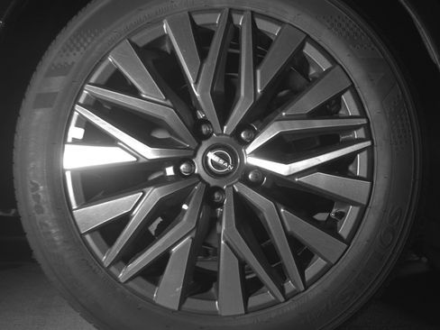 Used 2025 Nissan Altima 2.5 SV FWD image 15