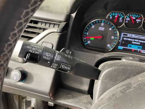 Used 2020 Chevrolet Suburban LS AWD/4WD image 10
