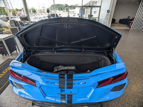 Used 2021 Chevrolet Corvette Stingray Premium Conv w/ Z51 Performance Package RWD image 8
