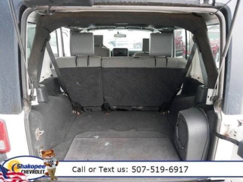 Used 2010 Jeep Wrangler Unlimited Rubicon image 10