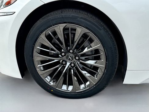 Used 2018 Lexus LS 500 w/ Luxury Package RWD image 42