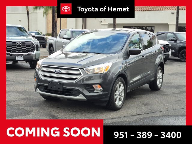 Used 2019 Ford Escape SE FWD image 1