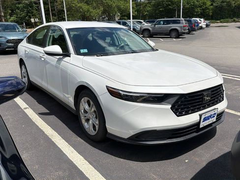 Certified 2023 Honda Accord LX image 1
