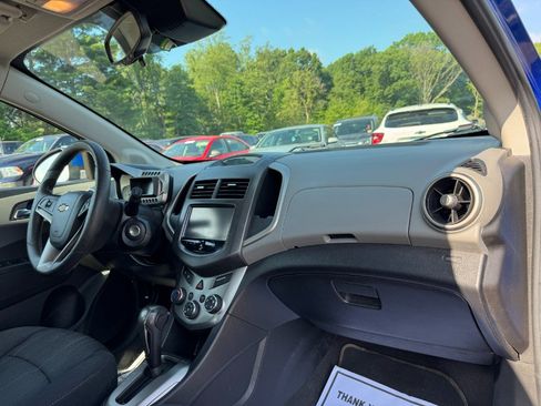 Used 2016 Chevrolet Sonic LT w/ Wheels and Fog Lamp Package FWD image 20