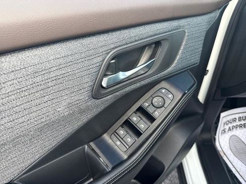 Certified 2023 Nissan Rogue SV AWD/4WD image 21