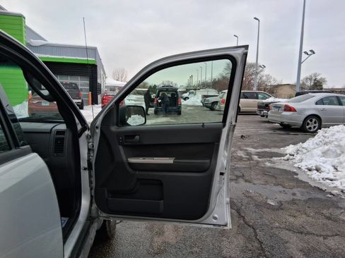 Used 2009 Ford Escape XLT image 15