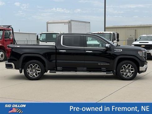 Used 2024 GMC Sierra 1500 SLT w/ SLT Premium Plus Package AWD/4WD image 3