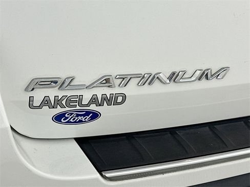 Used 2020 Ford Explorer Platinum w/ Premium Technology Package image 30