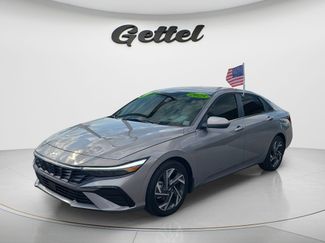 Used 2025 Hyundai Elantra Limited FWD video 1