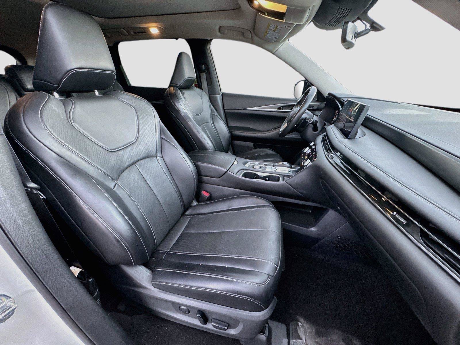 Used 2023 INFINITI QX60 Luxe w/ Cargo Package FWD image 13