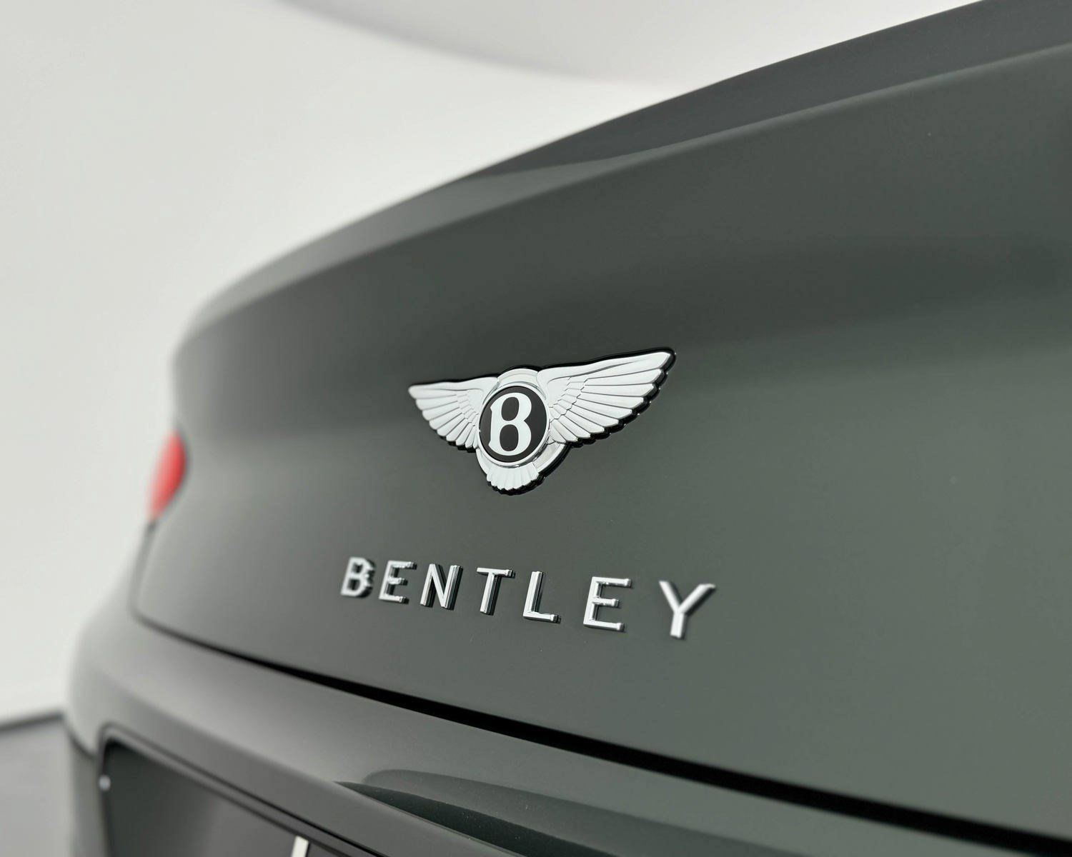 Used 2024 Bentley Continental GT V8 AWD/4WD image 48