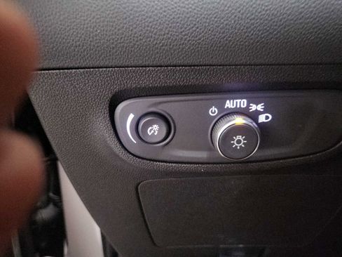 Used 2025 Buick Encore GX Avenir w/ Avenir Technology Package image 15