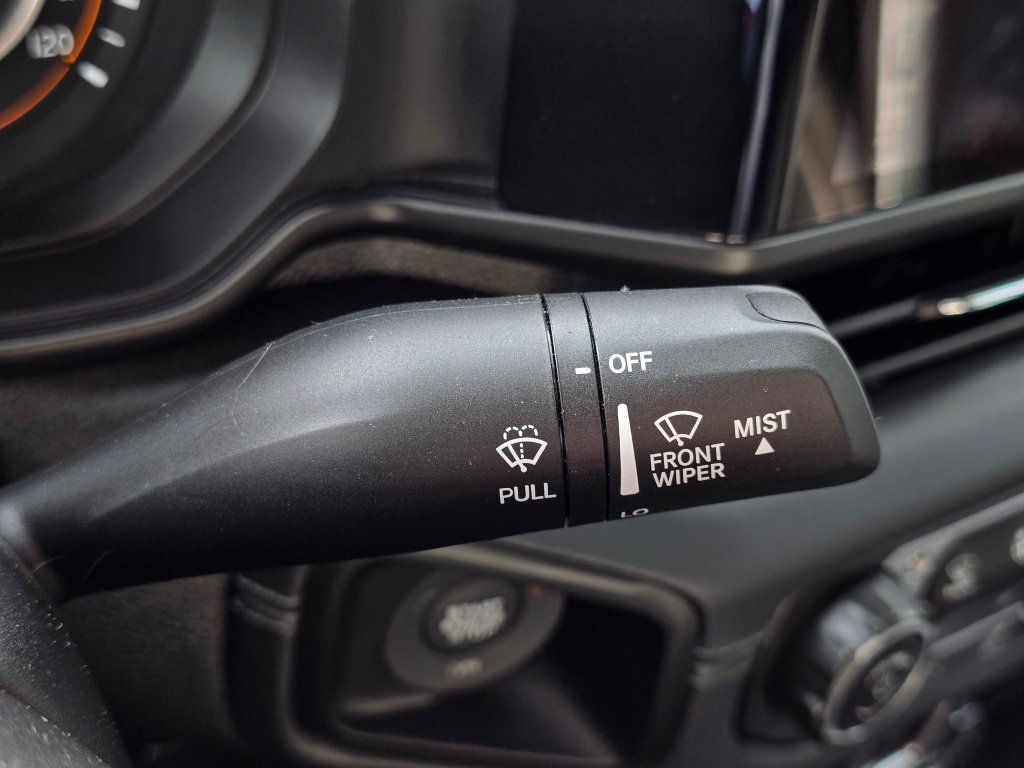Used 2024 Jeep Gladiator Rubicon AWD/4WD image 42