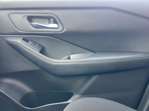 Used 2024 Nissan Rogue SV image 21