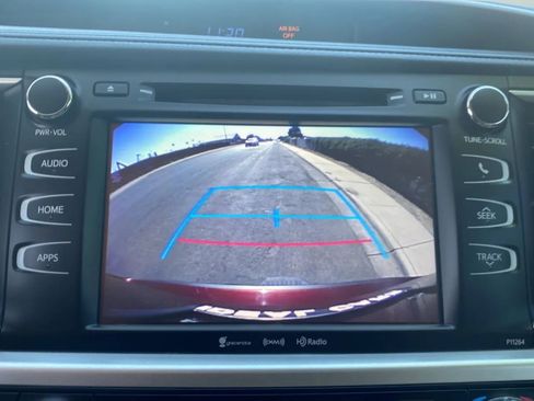 Used 2016 Toyota Highlander Plus AWD/4WD image 13