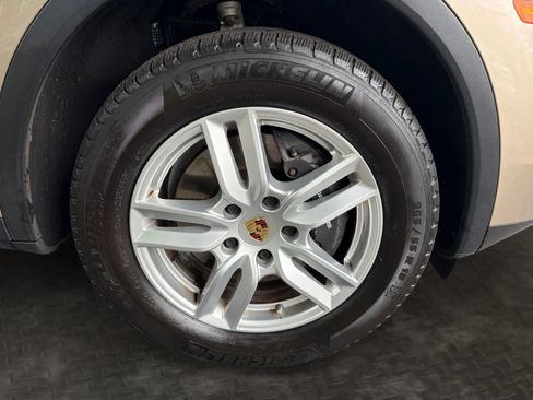 Used 2016 Porsche Cayenne AWD/4WD image 37